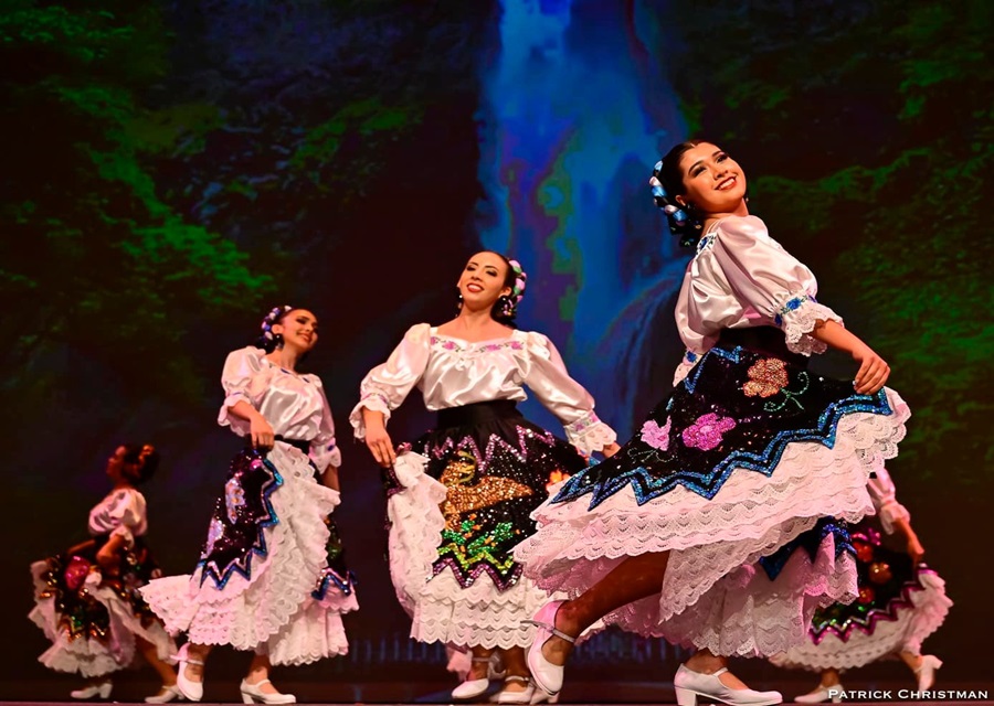 Ballet Folklorico El Tapatio