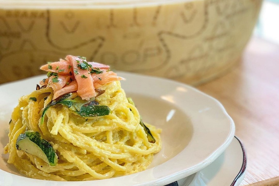 Little Italy's Happy Hour Al Fresco Hotspots