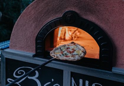 Kick Off The Weekend With A Big Night Pizza Party At Vino Carta