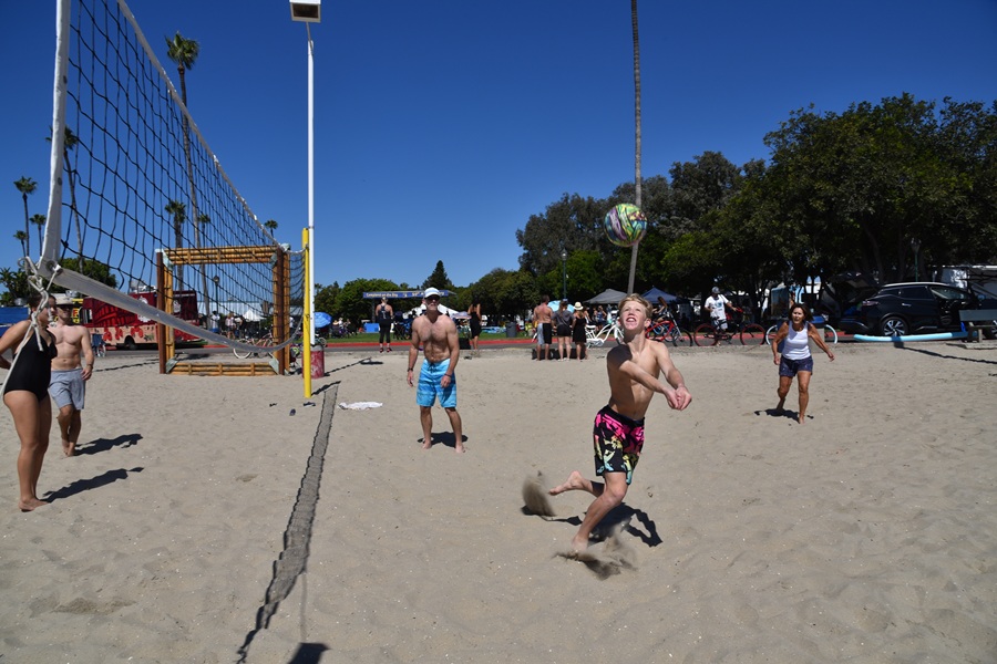 beach volleyball
