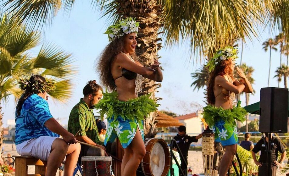 Catamaran Resort Sunsel Luau