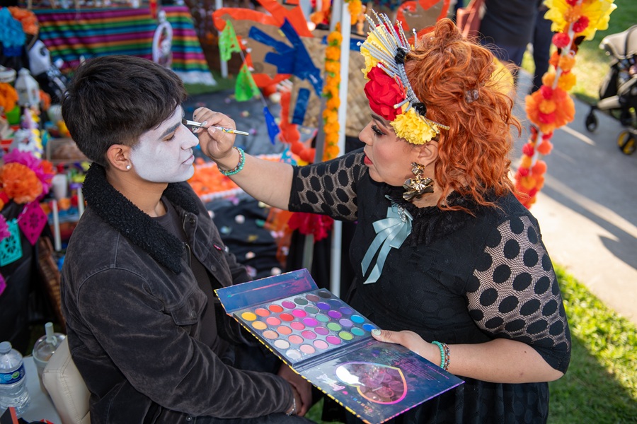 Kids enjoying family friendly activities at Downtown Chula Vista Día de los Muertos