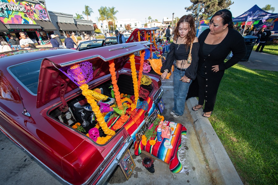 day of the dead altar