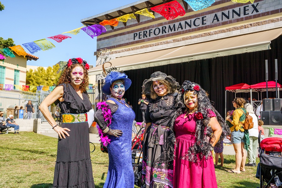 women in day of the dead costumes