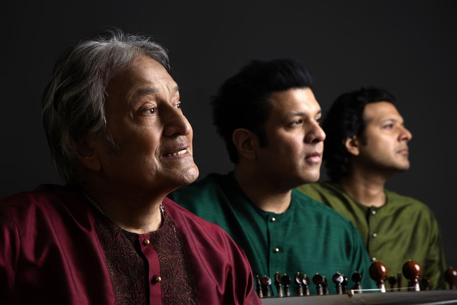 Amjad Ali Khan and sons performing together