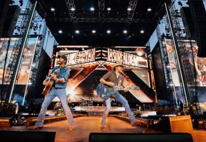 Luke Bryan and Jason Aldean sharing the stage together