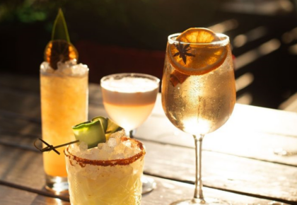 Duck Dive hosts Stretch and Spritz