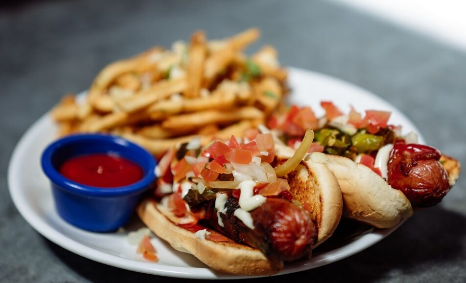El Chingon Celebrates 4th Of July With hotdog eating challenge, Tacos & Tequila