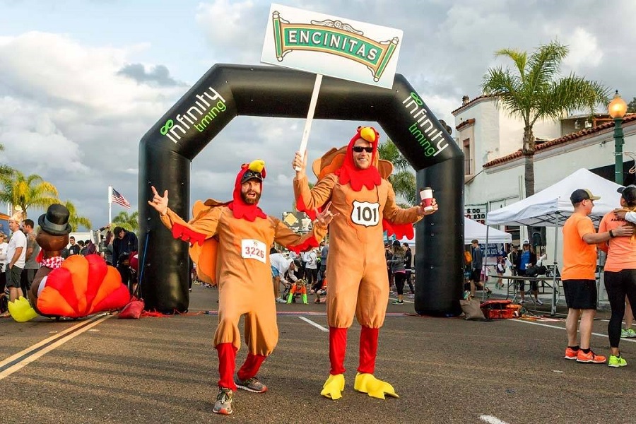 Encinitas Turkey Trot Gobbles Along Coast Hwy 101 Thanksgiving Morning