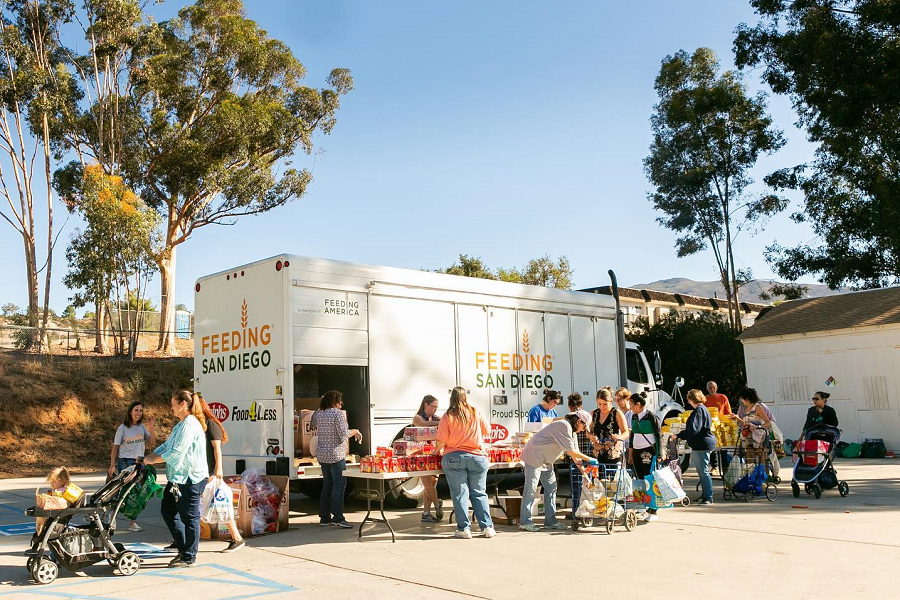 Feeding San Diego food drive