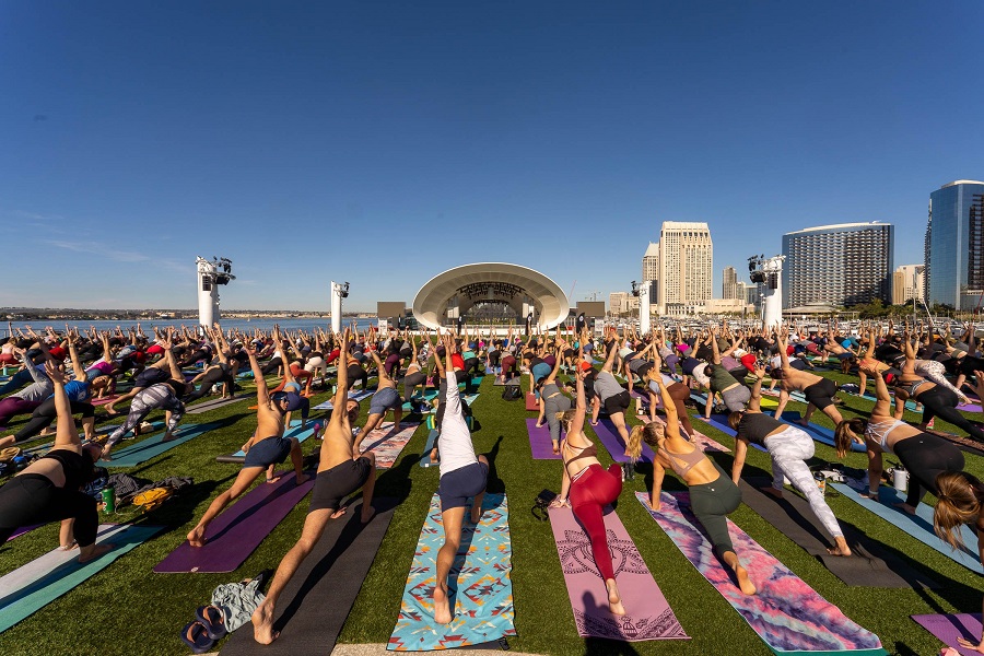 Fit Athletic Free Sunset Yoga At The Rady Shell