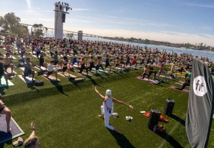 free holiday yoga