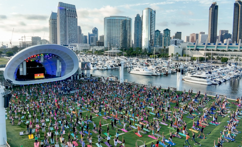 fit athletic Free yoga class