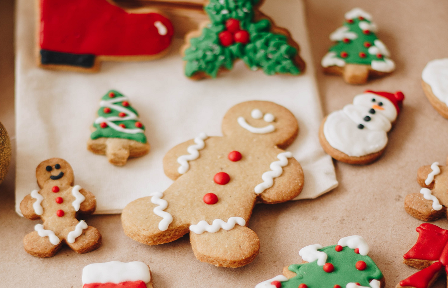 Rouleur Brewing Hosts Gingerbread Man Decorating Event With Blackmarket Bakery