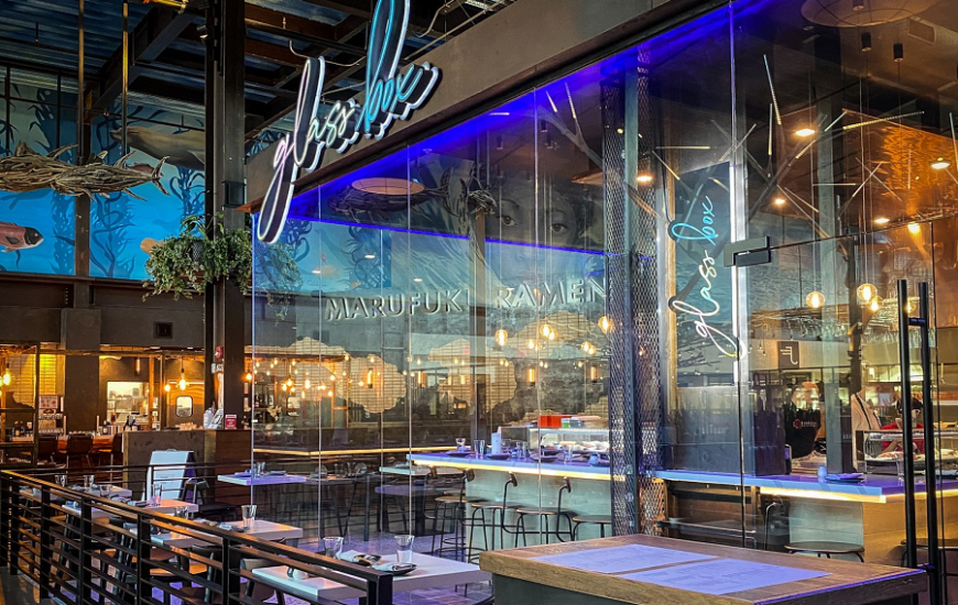 Glass Box Organizes Silent Auction Fundraiser