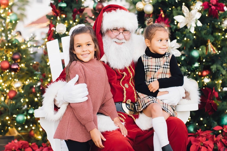 2023 Holiday Season Photos with Santa