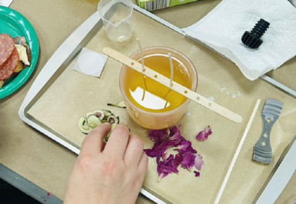 Invita Café Hosts Spring Candle-Pouring Workshop