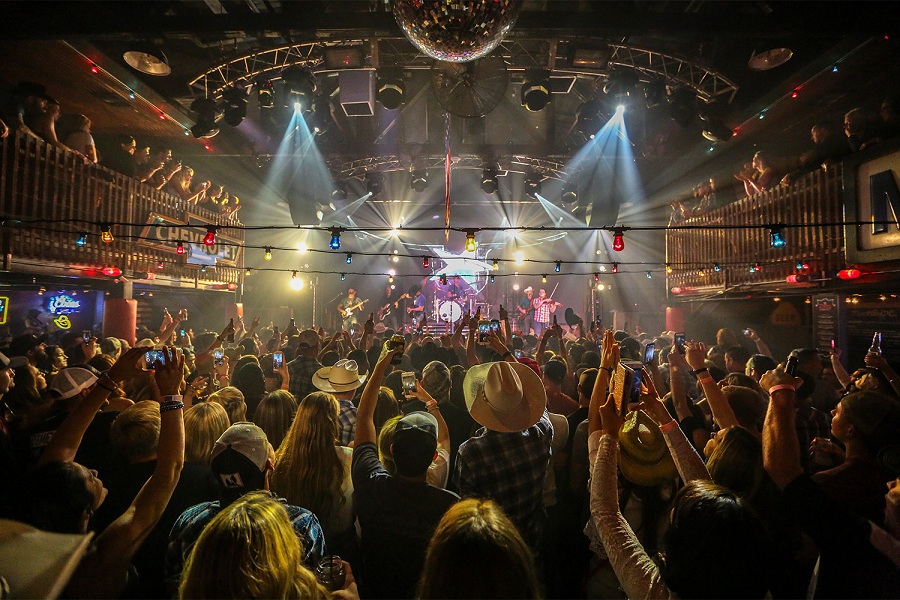 Moonshine Flats Named Country Bar Of The Year By The 2020 Nightclub & Bar Awards