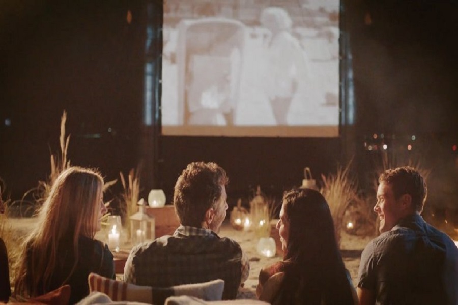 Cuddle Up Under The Stars And Watch Movies On Del Beach