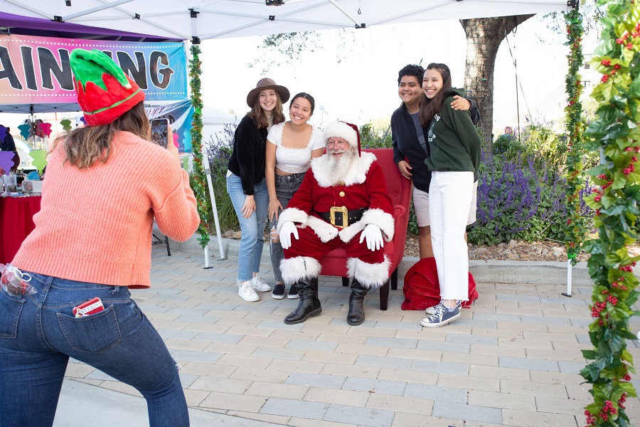 Annual Holiday Market Returns To North City San Marcos
