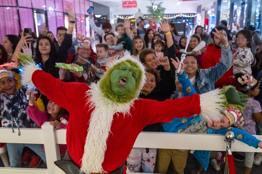 Parkway Plaza Holiday Programming