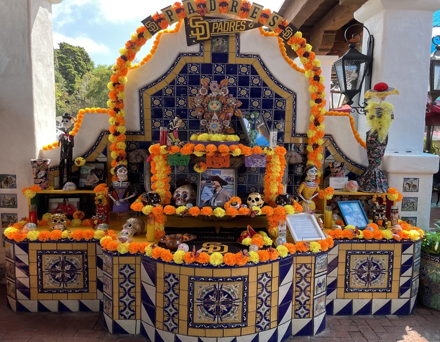 Peter Seidler Dia de los Muertos altar