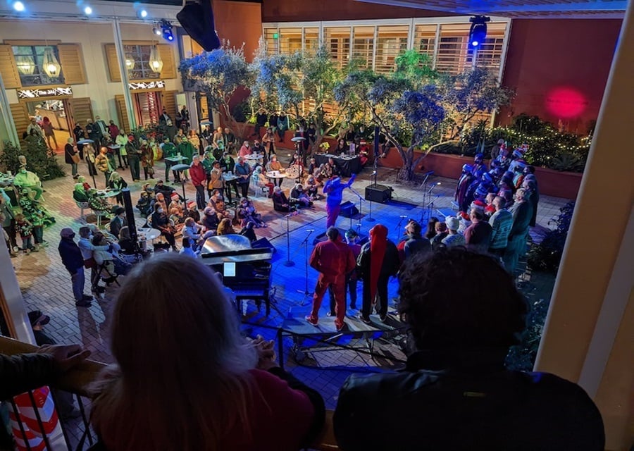 A crowd gathered for the Wu Tsai QRT.yrd Concert Series