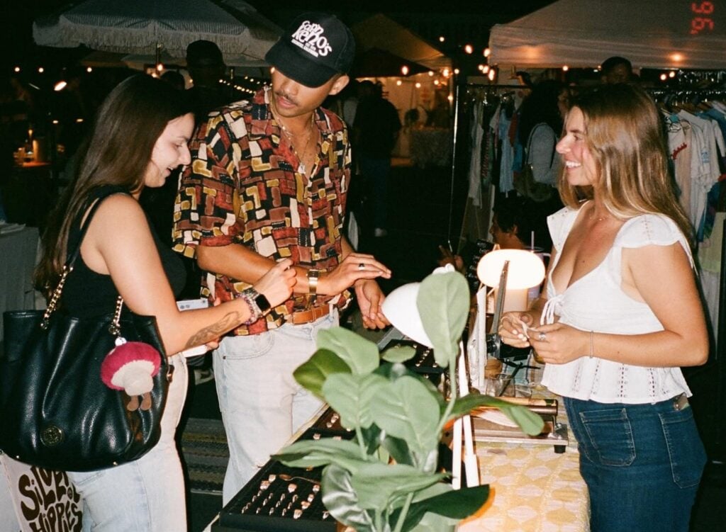 Waves & Makers night market