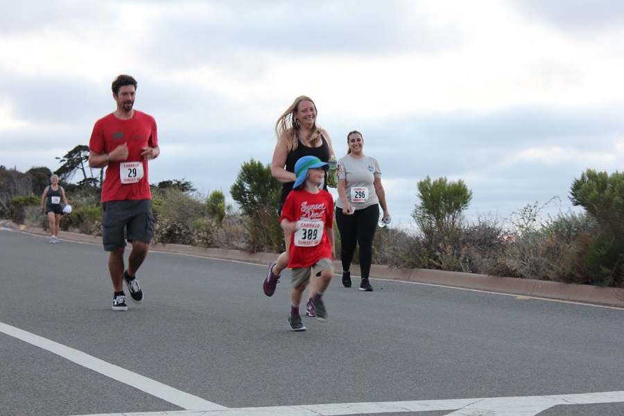 A family at the Cabrillo Sunset 5K