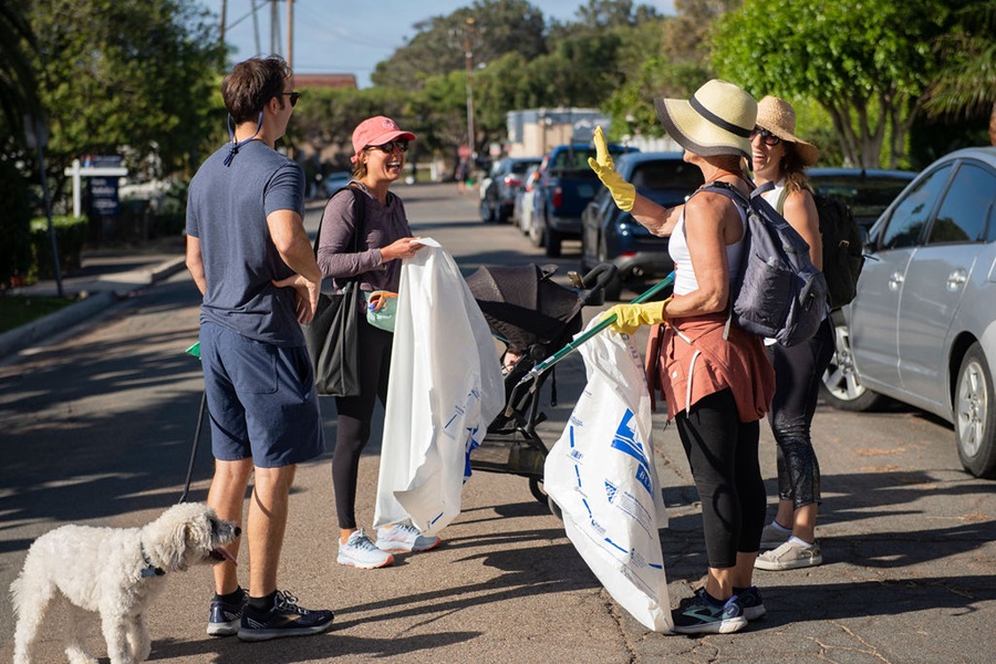 Keep Del Mar Green community cleanup