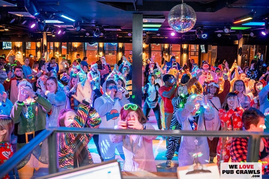 bar crawlers inside a club
