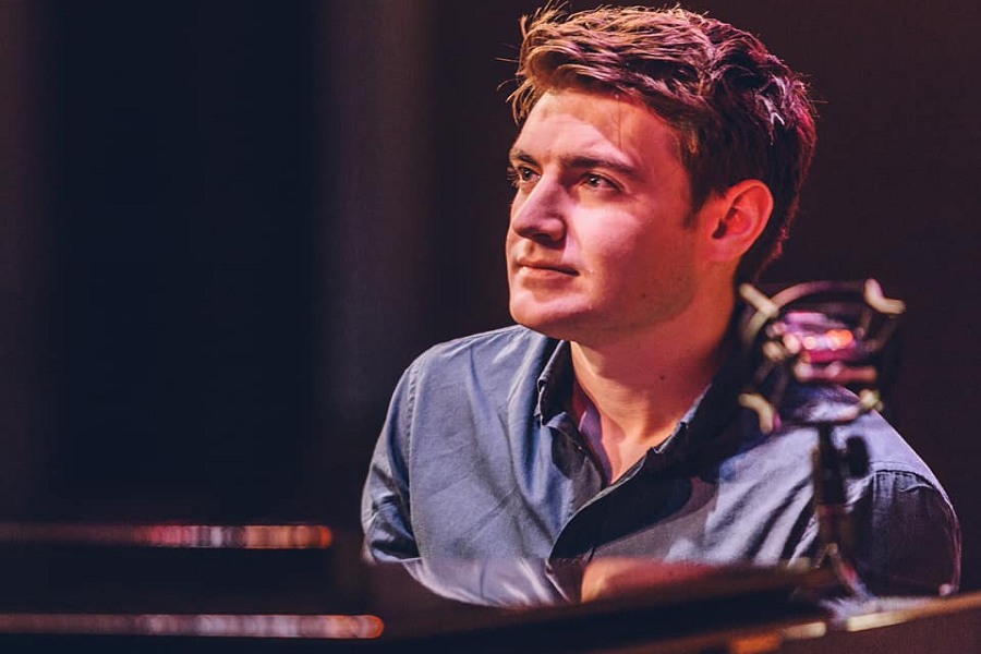 Irish Tenor, Emmet Cahill, Brings "Christmas In Ireland" Concert Tour To The San Diego Area