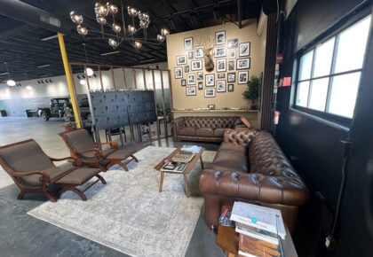 Gillie's Auto Lounge