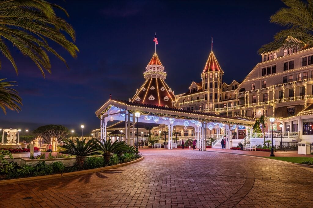 hotel del holiday special