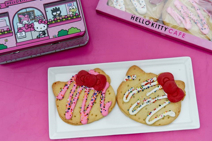 Hello Kitty Café Truck Serves Up Sweets, Merch at San Diego Comic