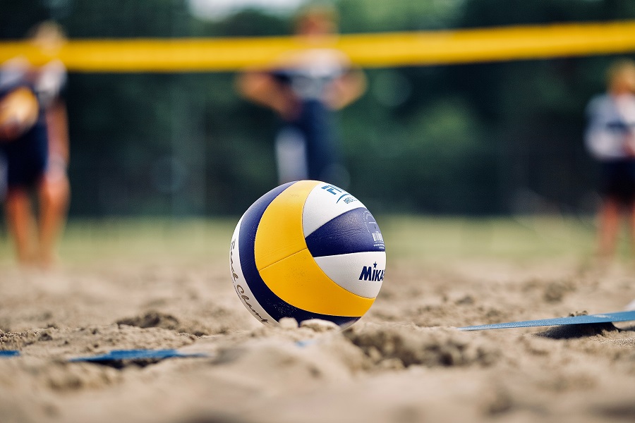 Nova Easy Kombucha Hosts Beach Volleyball Bash At Del Mar Dog Beach
