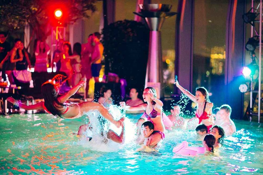 You Know Its Summer When The Hard Rock Hotel Pool Party Season Starts
