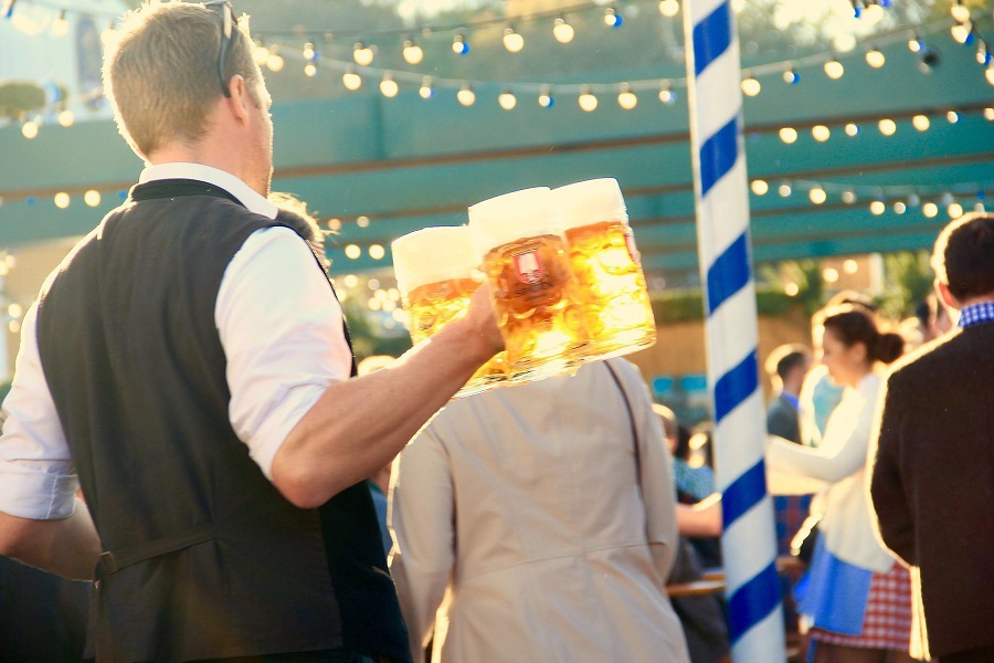 Come one, come all one Paseo Oktoberfest 2022