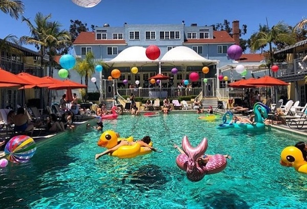 people in the pool