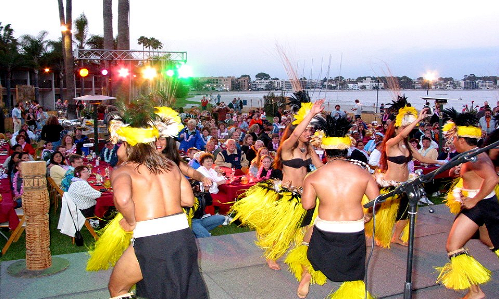 Something Different This Summer Take In A Sunset Luau On Mission Bay